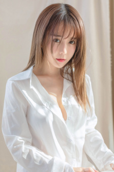 衣服被扒开强摸双乳18禁字幕网